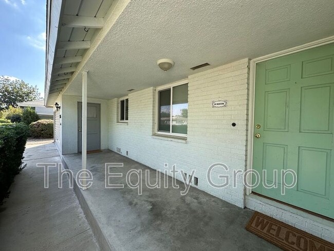 Building Photo - 2445 W Cambridge Ave
