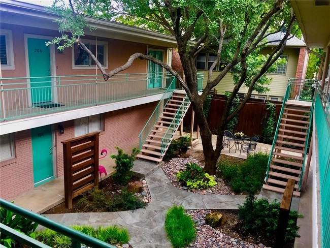 Building Photo - 4210 Holland Ave
