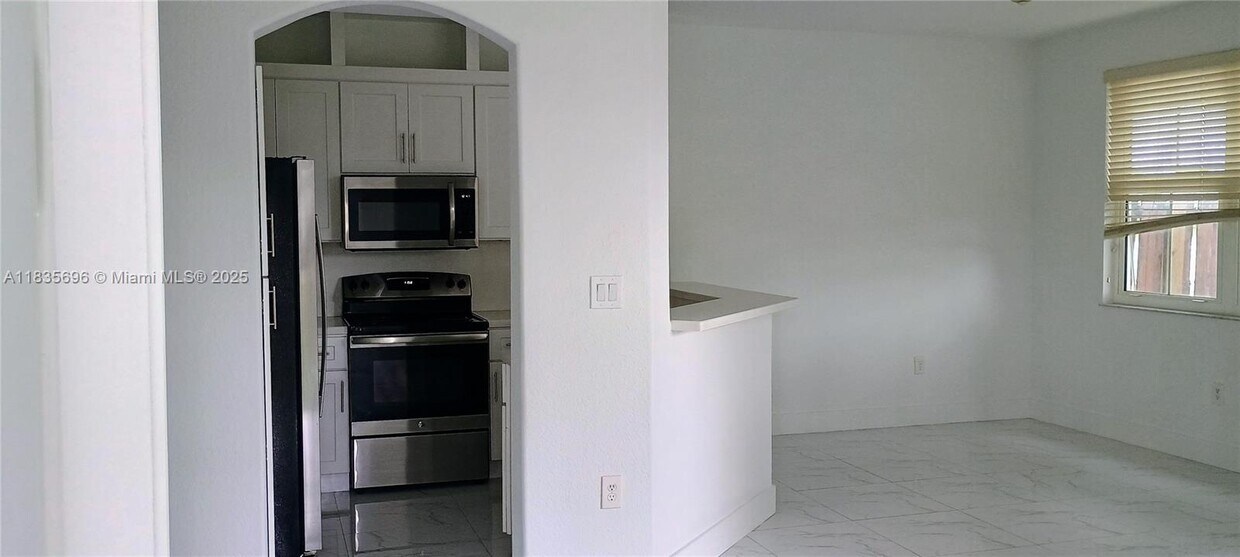Primary Photo - 7803 NW 116th Ave
