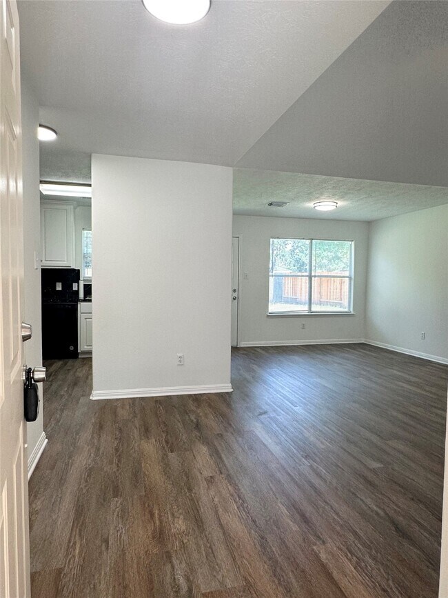 Building Photo - 16385 Many Trees Ln