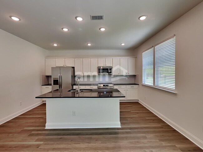 Building Photo - 223 Sapling Way