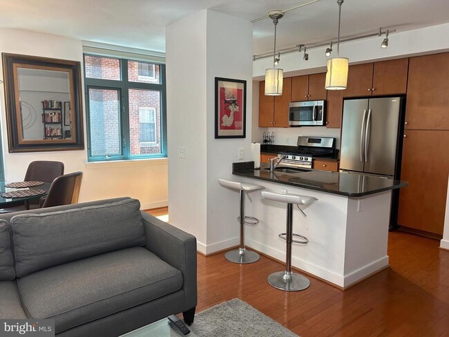Building Photo - 1117 10th St NW