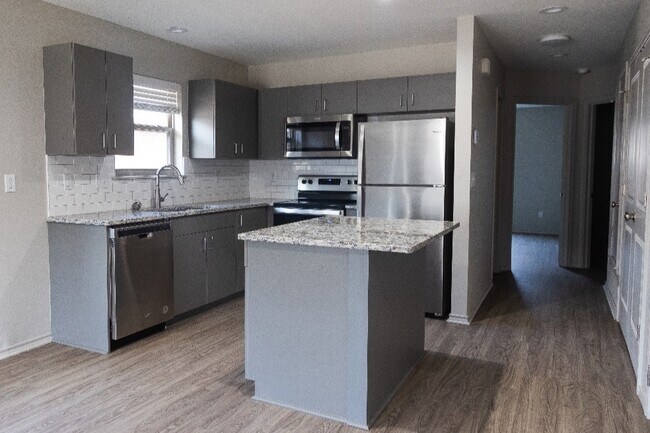Cocina - White Properties – Clark Duplexes