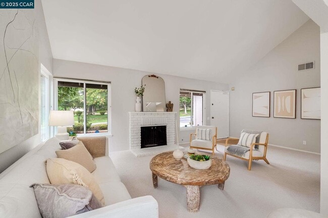 Building Photo - 4695 S Larwin Ave