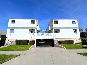 Building Photo - 4567 W 159th St