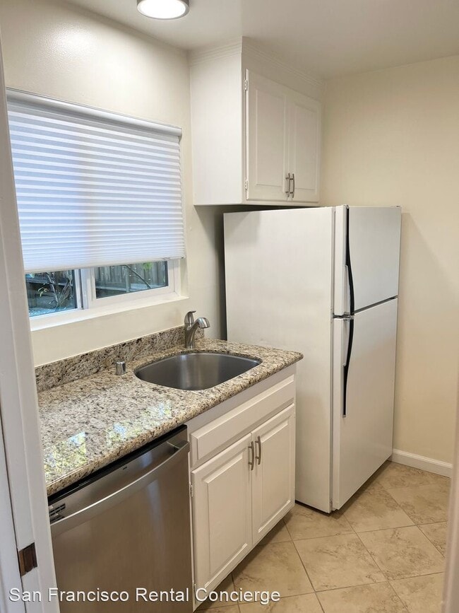 Building Photo - 2 br, 1.5 bath House - 170 Upper Via Casit...