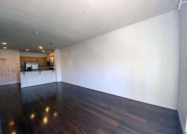 Building Photo - 450 J St