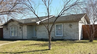 Building Photo - 902 Toyah Creek Ln