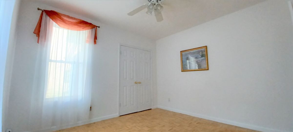 Foto principal - 598 E 3rd St