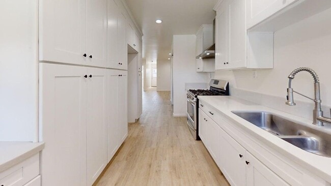 Building Photo - 2BD/1BA ADU Apartment in Belmont Heights