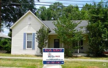 Building Photo - 305 E Texas Ave