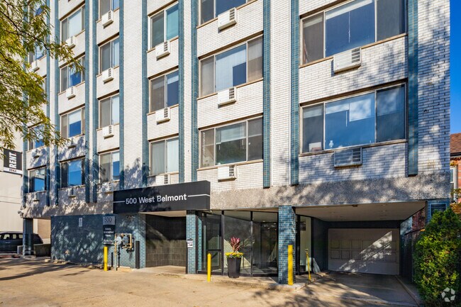 Entrada del edificio - 500 W. Belmont