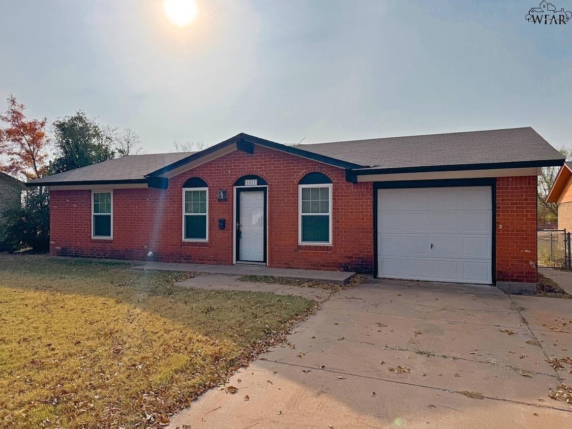 Primary Photo - 1827 Eden Ln