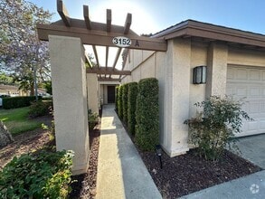 Building Photo - 3152 Alta Vista