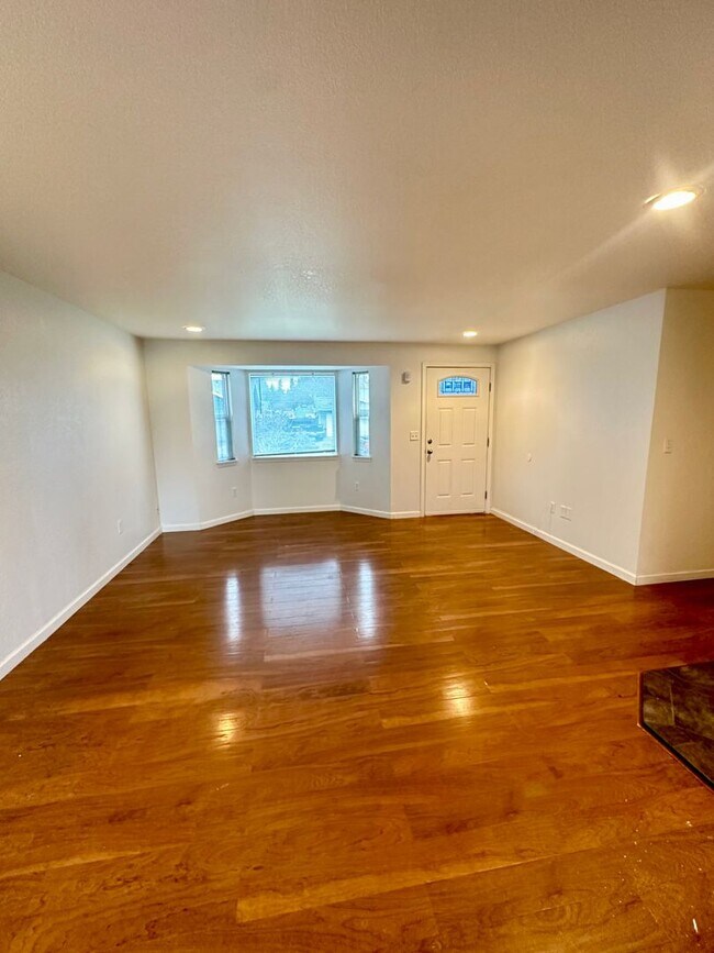Building Photo - 3 Bedroom 2 Bath Rambler for Rent in Marys...
