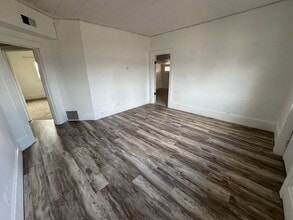 Building Photo - 708 E 2nd Ave N