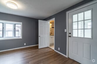 Building Photo - 114 Parker Ave