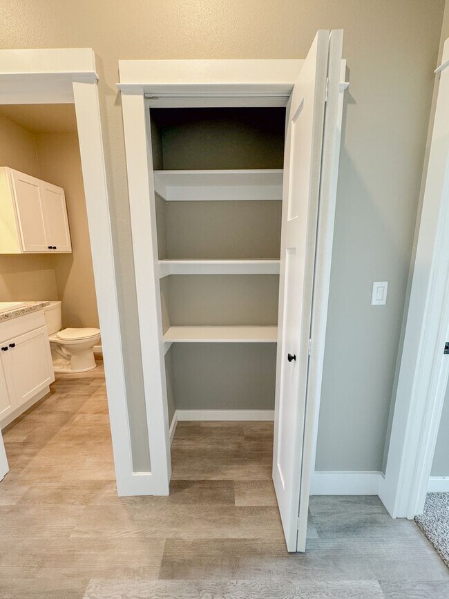 Foto del edificio - Pet Friendly 2 bed/ 2 bath unit at Soldier Ridge!