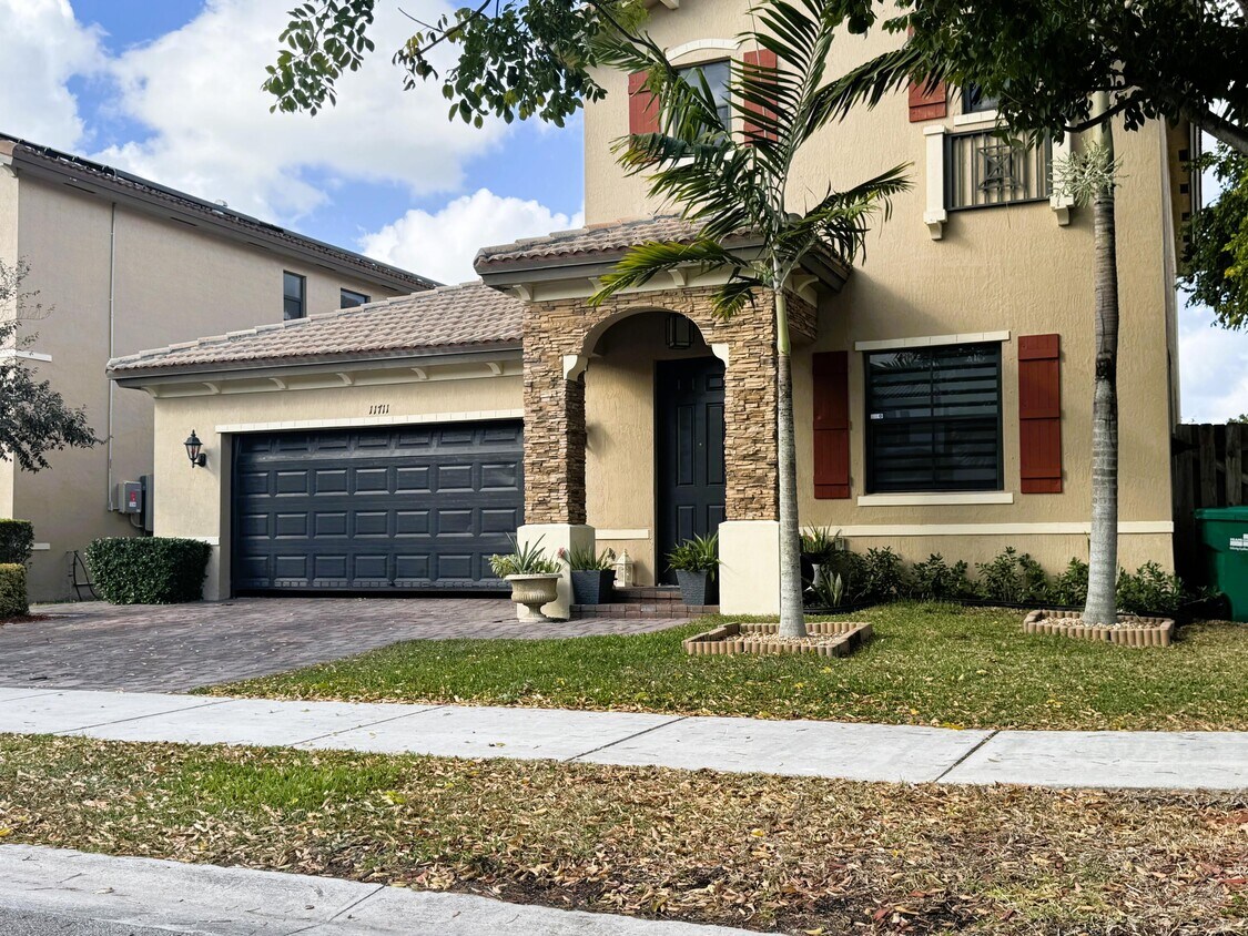 Primary Photo - 11711 SW 234th St