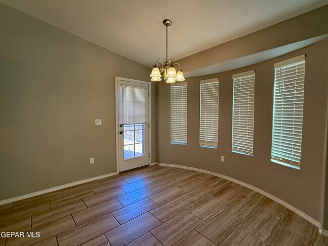 Building Photo - 15005 DREAM