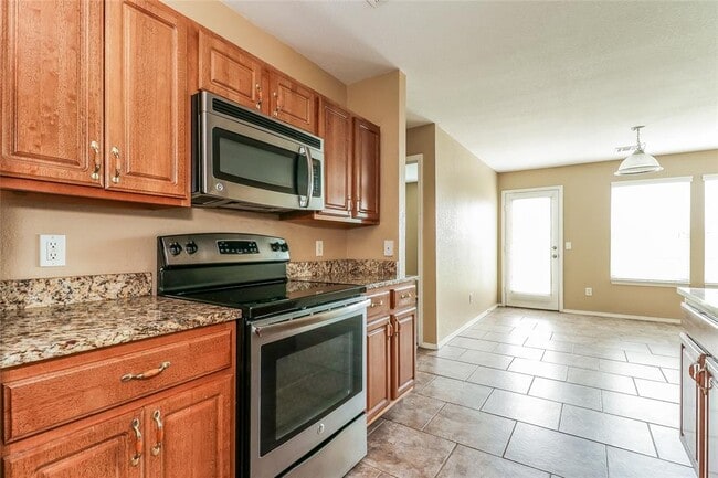 Building Photo - 426 English Elm Ln