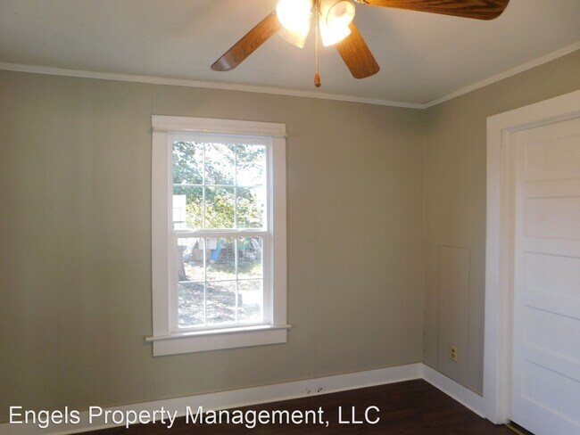 Building Photo - 2 br, 1 bath House - 317 S. 3rd