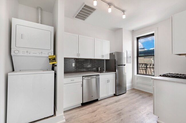 Building Photo - 251 10th St