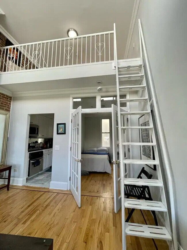 Building Photo - 468W W 47th St