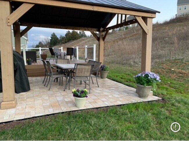 Building Photo - 410 Heartwood Crossing
