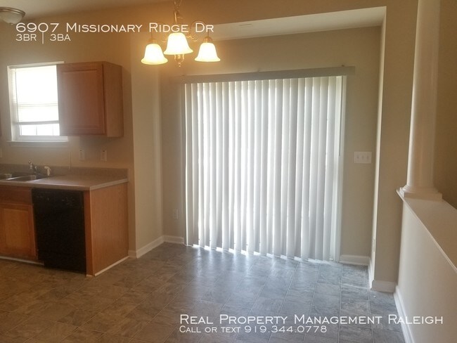 Foto del edificio - 6907 Missionary Ridge Dr