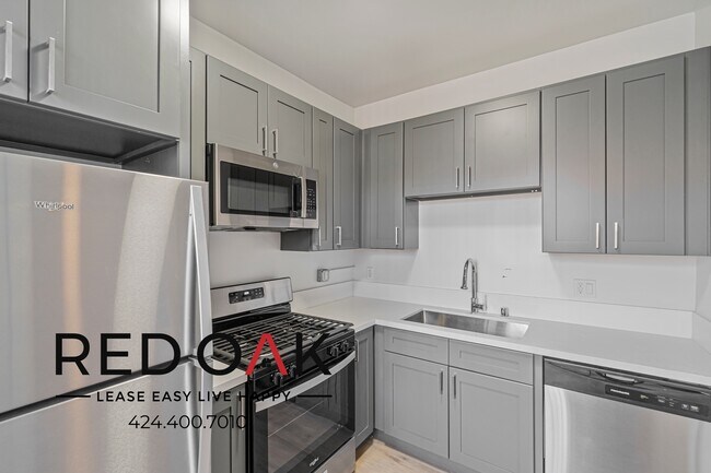 Foto del edificio - 245 N Kenmore Ave