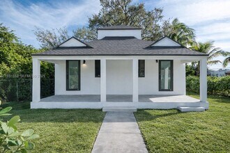 Building Photo - 6913 NW 4th Ct