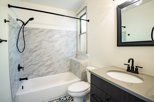 Bathroom - 546 N 400 W