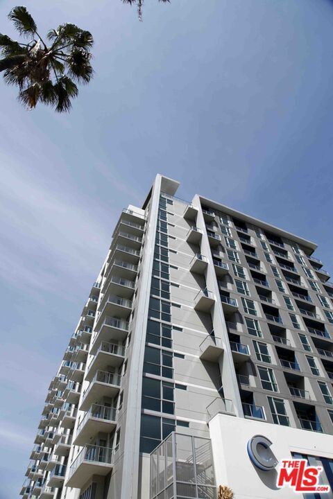 Primary Photo - 707 E Ocean Blvd