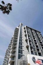 Building Photo - 707 E Ocean Blvd