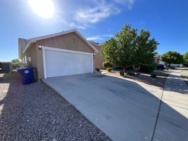 Building Photo - 3 Bedroom Single Story Home Available Near...