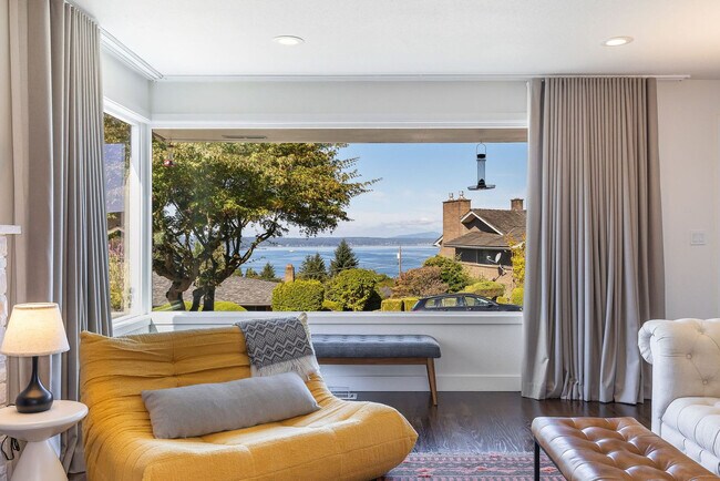 Foto del edificio - 9024 40th Ave SW