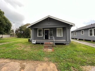 Building Photo - 2781 Sabine Pass Ave