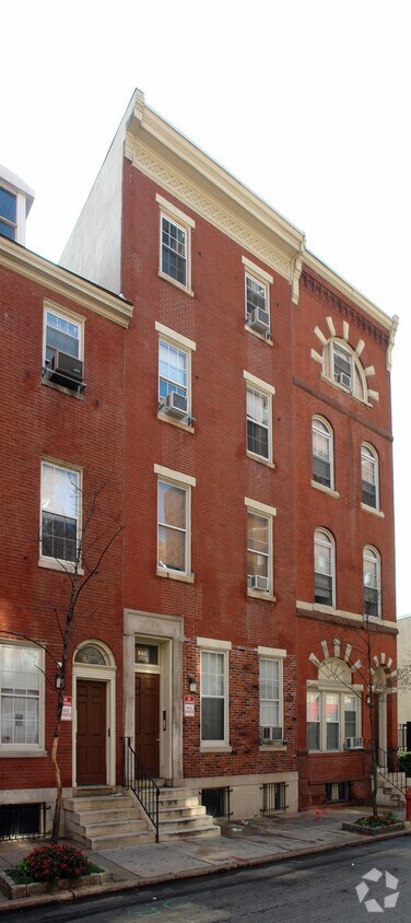 Building Photo - 245 S 13th St