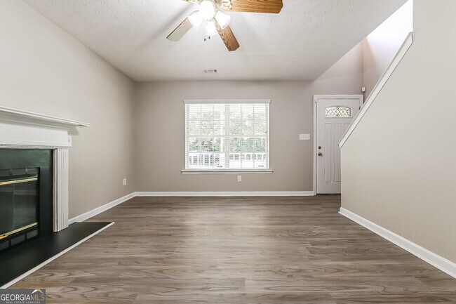 Building Photo - 165 Nowell Dr