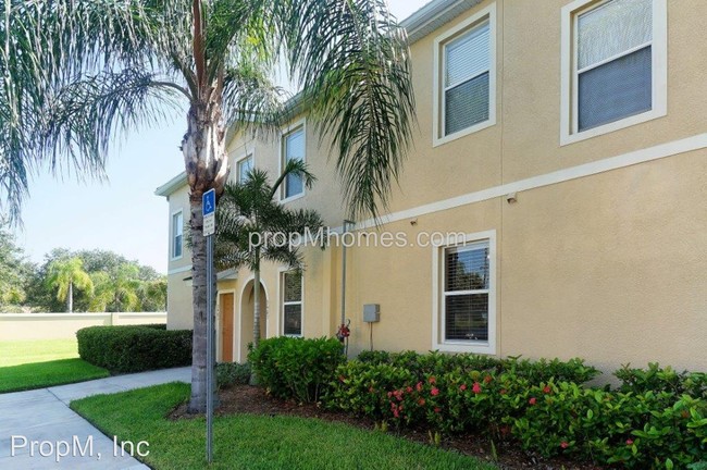 Building Photo - 3403 Parkridge Cir