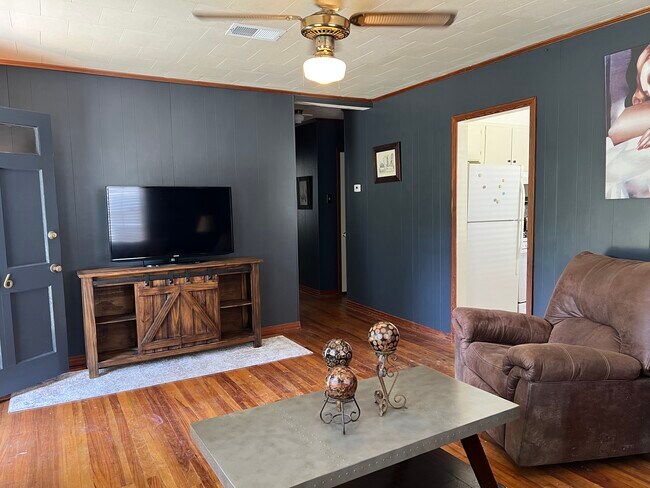 Foto del edificio - 36 Maplewood Ln
