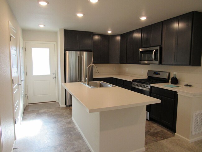 Foto del edificio - Immaculate Two Bedroom Home