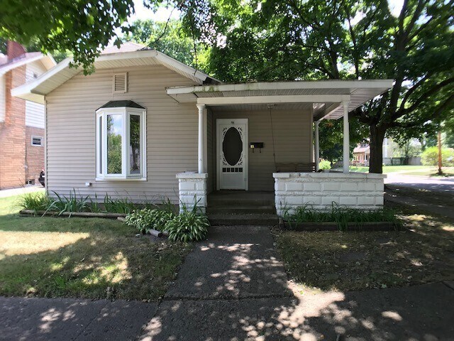 Primary Photo - Beautiful 2 Bedroom Home in Buchanan