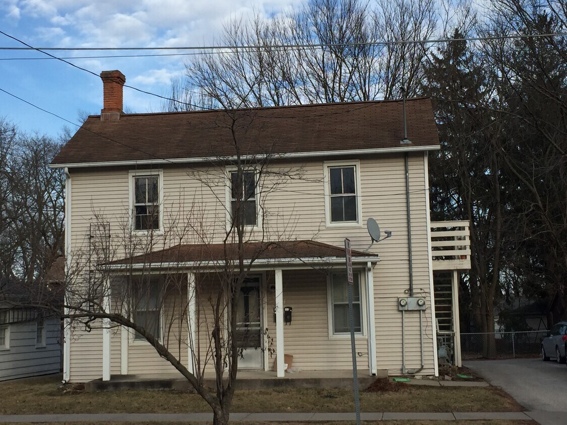 Primary Photo - 324 N Gilbert St