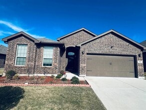 Building Photo - 520 Pendennis Dr