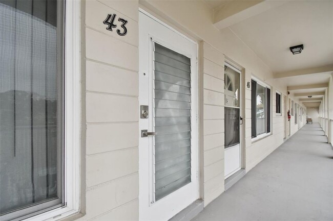 Building Photo - 2433 Brazilia Dr