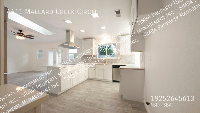 Foto del edificio - 4411 Mallard Creek Cir