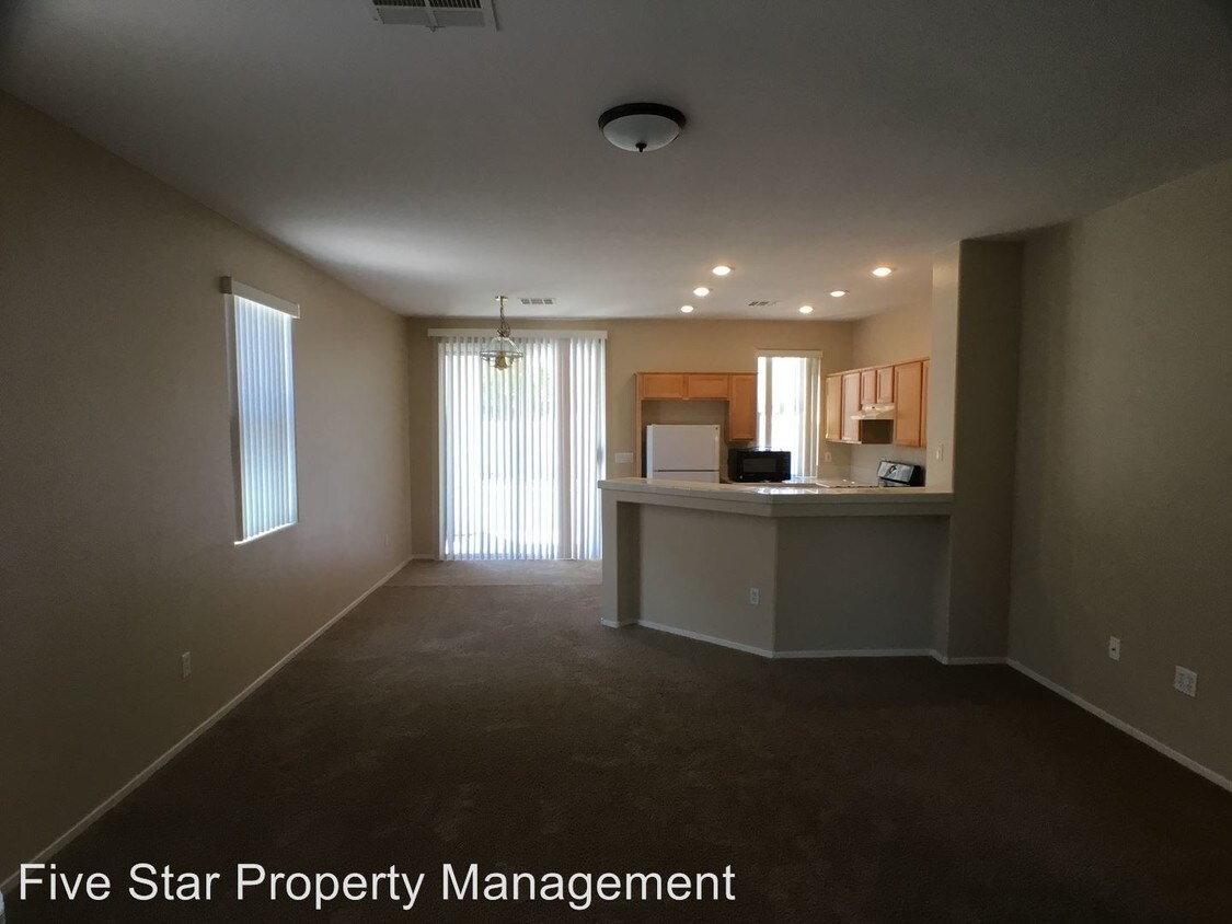 Building Photo - 1801 Oak Moss Pl