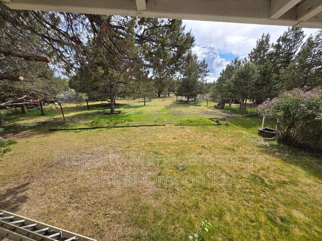 Foto del edificio - 8115 SW Crater Loop Rd